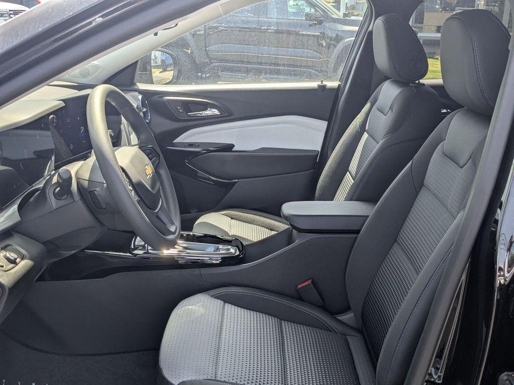new 2025 Chevrolet Trax car, priced at $24,669
