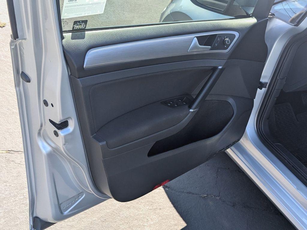 used 2017 Volkswagen Golf SportWagen car, priced at $13,994