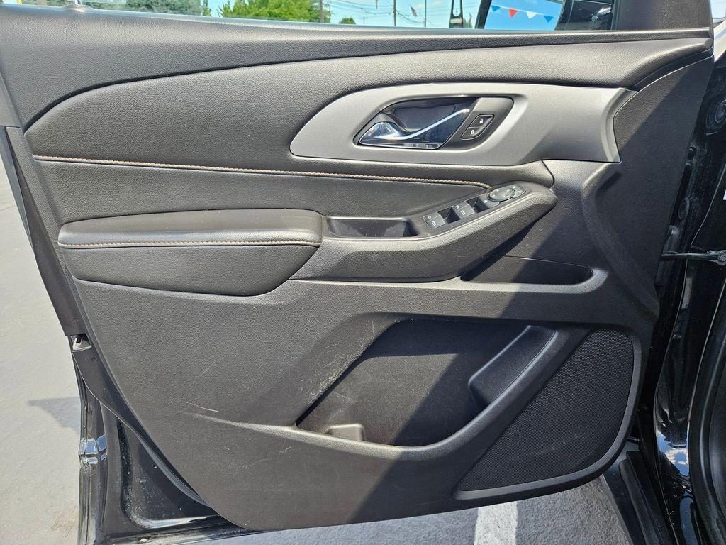used 2019 Chevrolet Traverse car, priced at $17,667