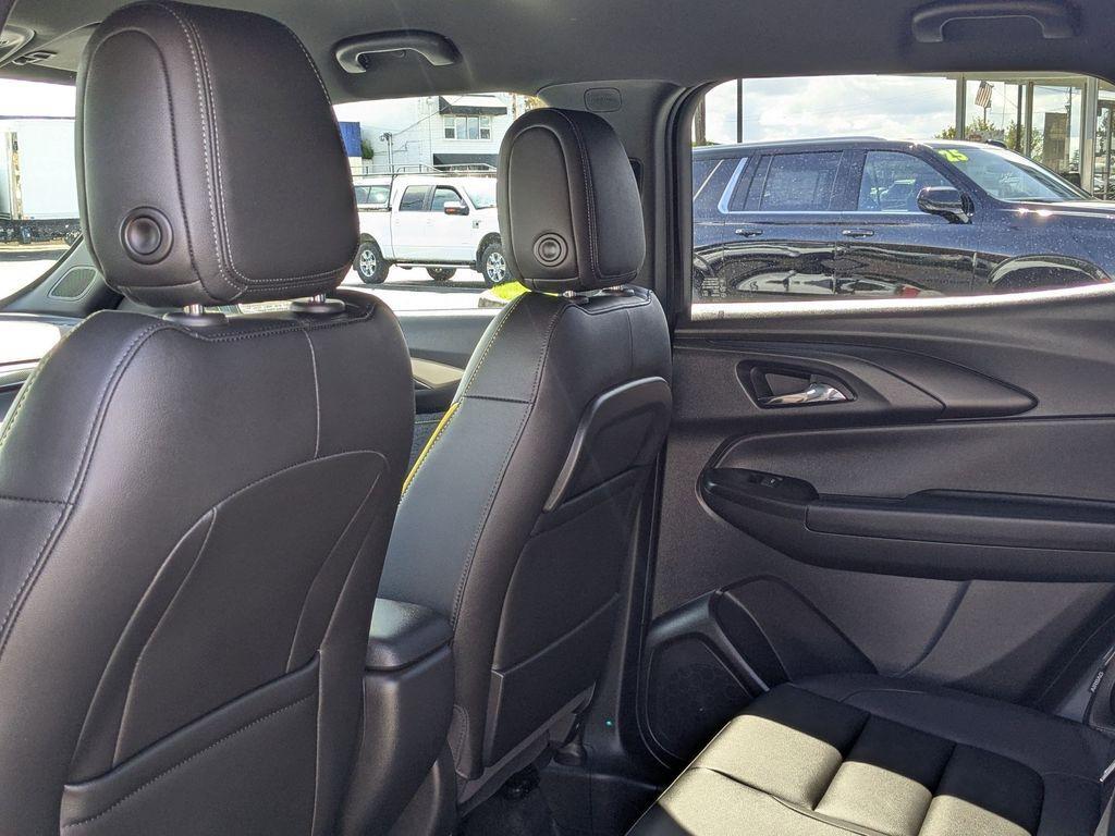 new 2025 Chevrolet TrailBlazer car, priced at $32,129