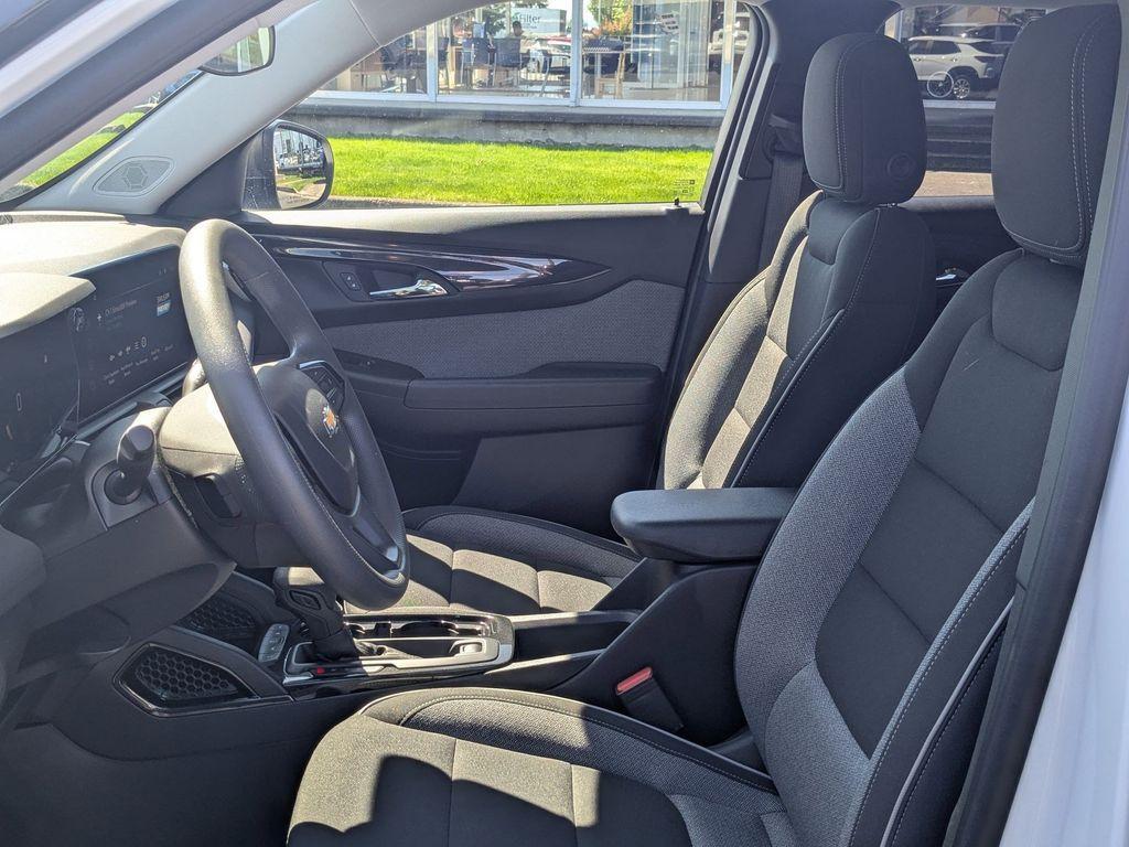 used 2025 Chevrolet TrailBlazer car, priced at $29,995