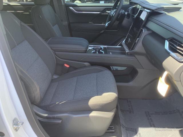 new 2025 GMC Acadia car, priced at $42,805