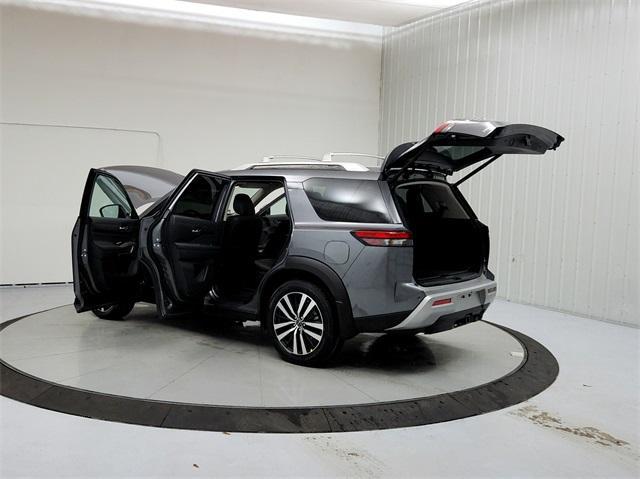 new 2025 Nissan Pathfinder car, priced at $48,262