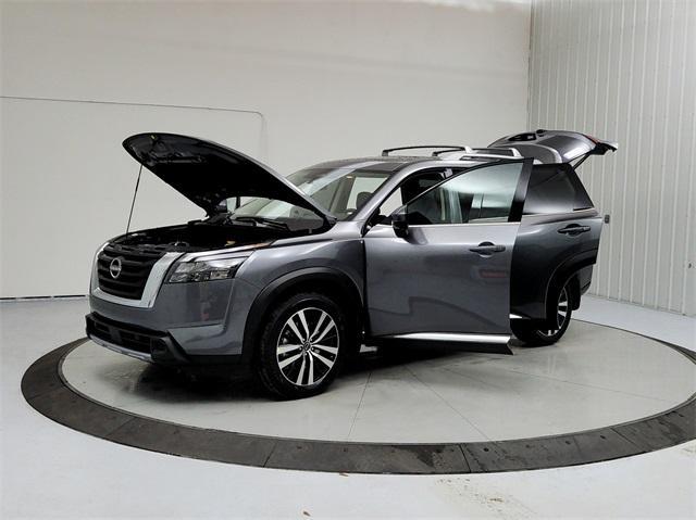 new 2025 Nissan Pathfinder car, priced at $48,262