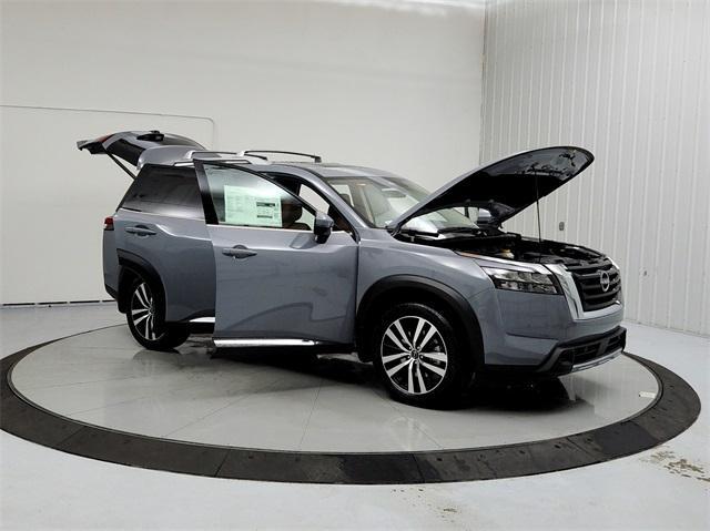 new 2025 Nissan Pathfinder car, priced at $48,721