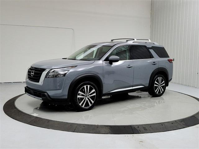 new 2025 Nissan Pathfinder car, priced at $48,721