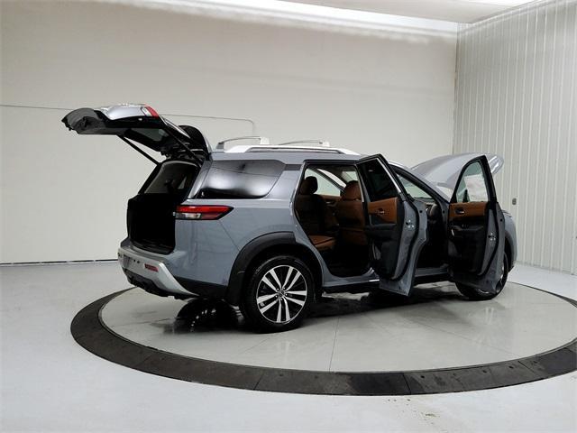 new 2025 Nissan Pathfinder car, priced at $48,721