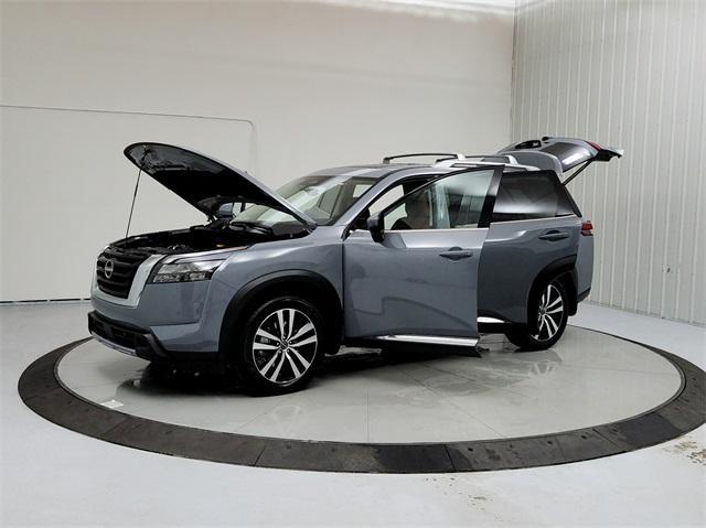 new 2025 Nissan Pathfinder car, priced at $48,721