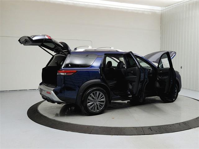 new 2024 Nissan Pathfinder car, priced at $41,802