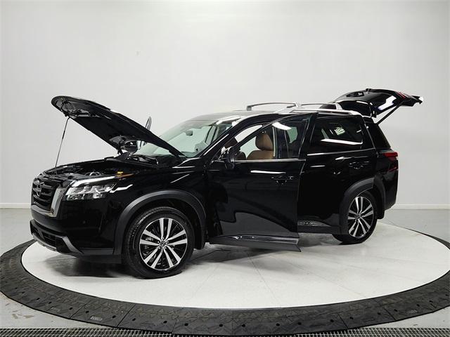 new 2024 Nissan Pathfinder car, priced at $45,649