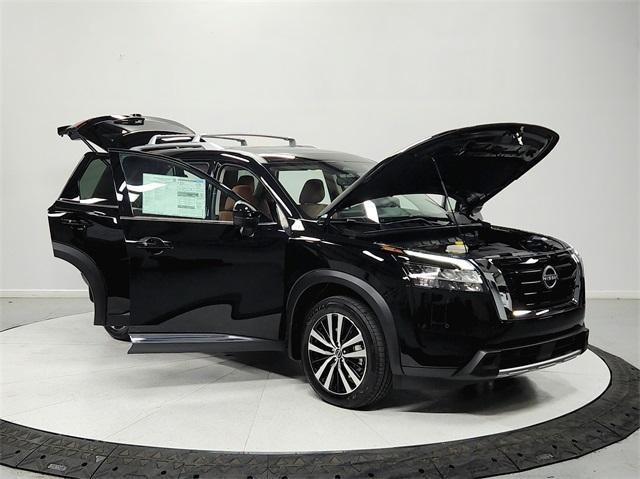 new 2024 Nissan Pathfinder car, priced at $45,649