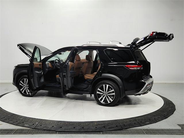 new 2024 Nissan Pathfinder car, priced at $45,649