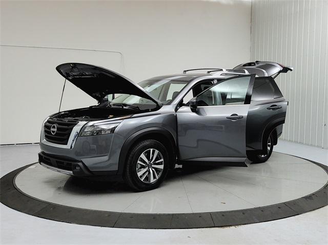 new 2025 Nissan Pathfinder car, priced at $43,198