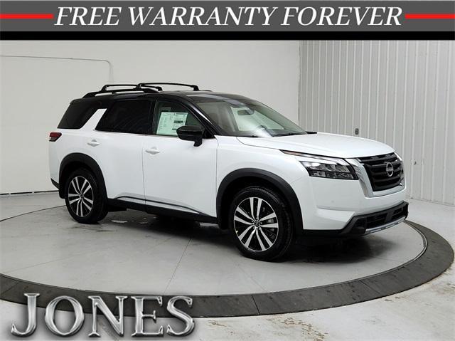 new 2025 Nissan Pathfinder car, priced at $49,674