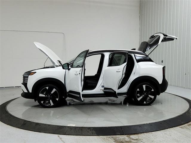 new 2025 Nissan Kicks car, priced at $28,732