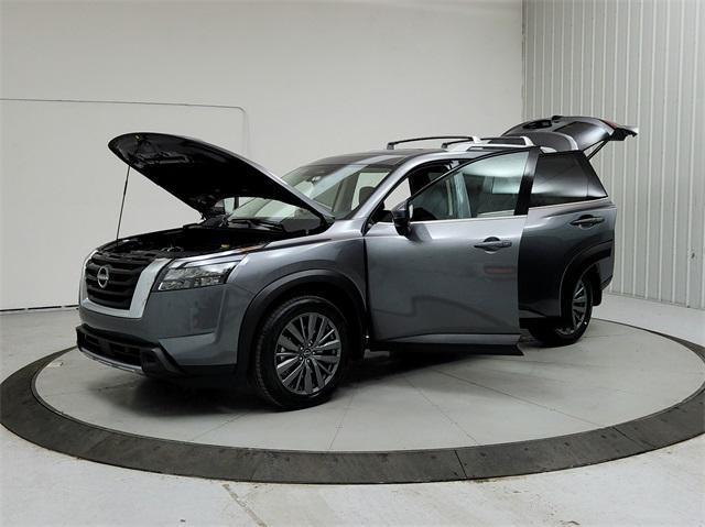 new 2025 Nissan Pathfinder car, priced at $44,501