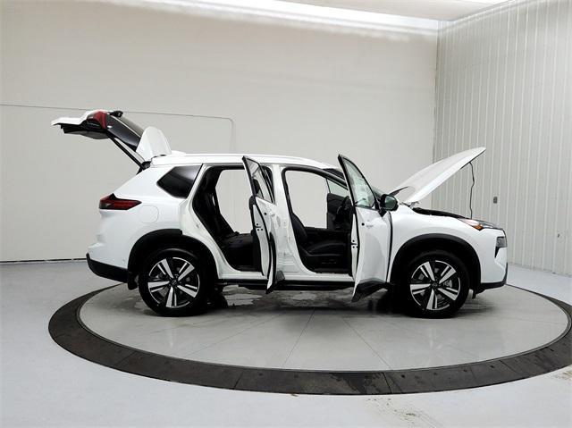 new 2025 Nissan Rogue car, priced at $40,781