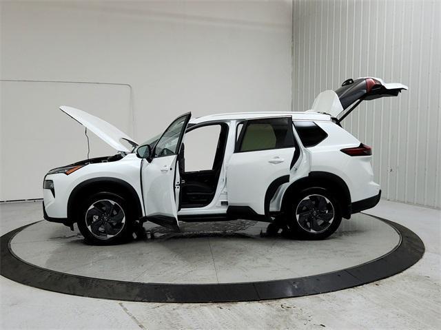 new 2025 Nissan Rogue car, priced at $32,698