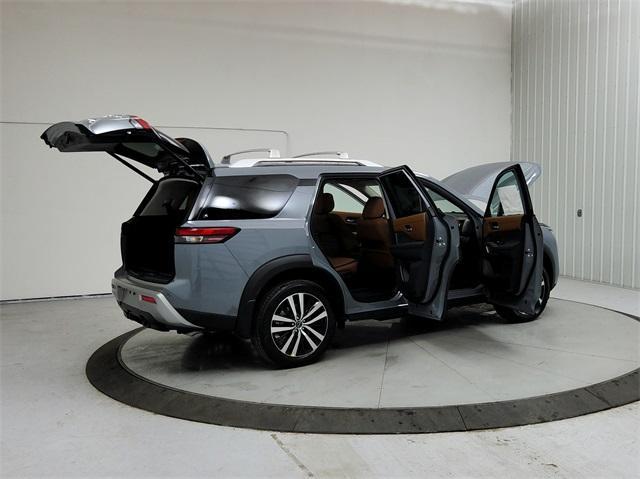 new 2025 Nissan Pathfinder car, priced at $51,056