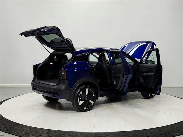 new 2025 Nissan Kicks car, priced at $27,298