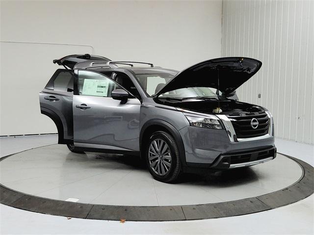 new 2025 Nissan Pathfinder car, priced at $45,568