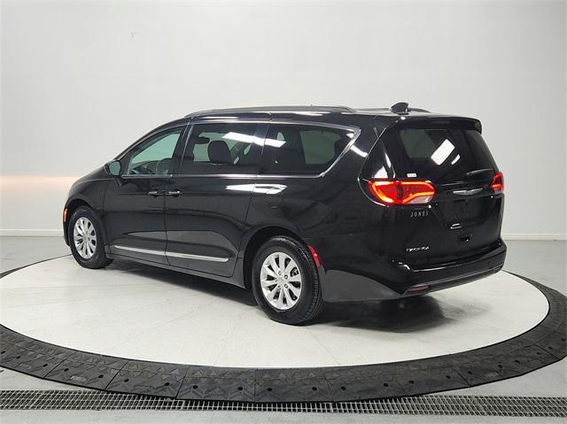 used 2017 Chrysler Pacifica car, priced at $15,221