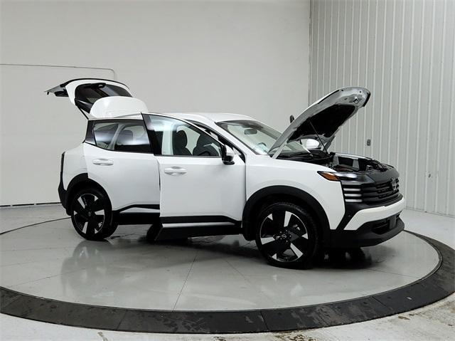 new 2025 Nissan Kicks car, priced at $29,276