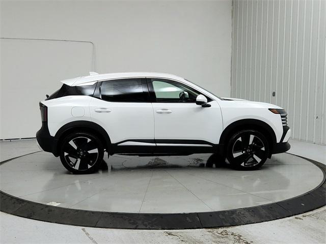 new 2025 Nissan Kicks car, priced at $29,276