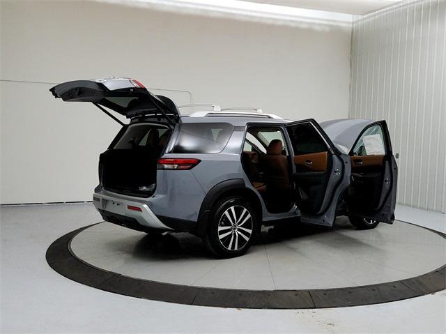 new 2025 Nissan Pathfinder car, priced at $52,009