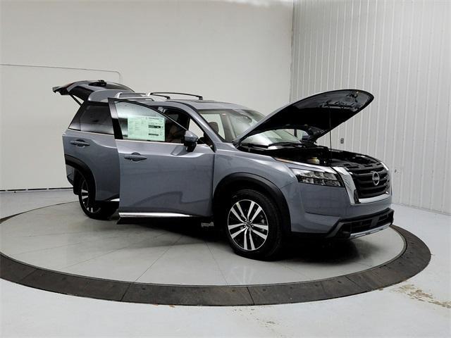 new 2025 Nissan Pathfinder car, priced at $52,009