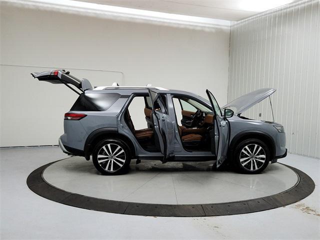 new 2025 Nissan Pathfinder car, priced at $52,009