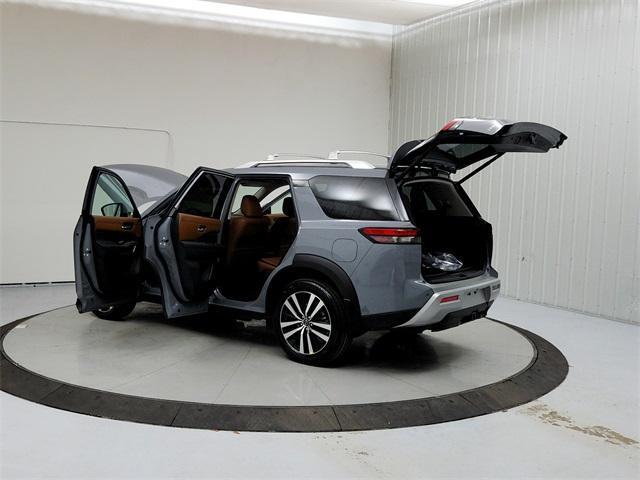 new 2025 Nissan Pathfinder car, priced at $52,009