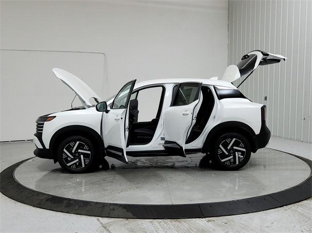 new 2025 Nissan Kicks car, priced at $25,268