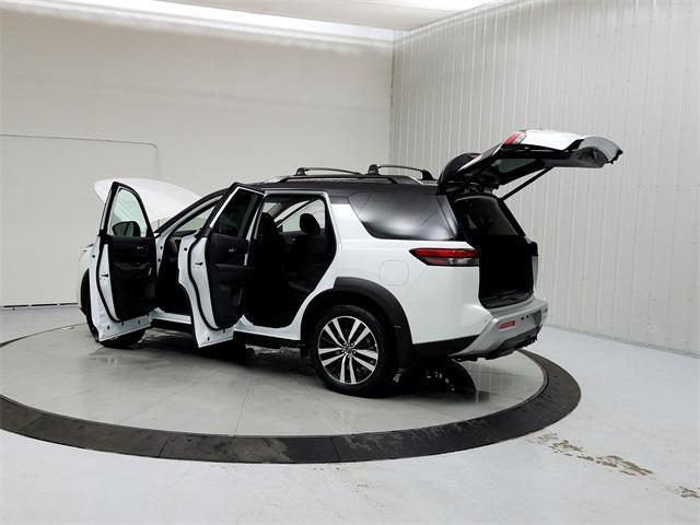 new 2025 Nissan Pathfinder car, priced at $50,655