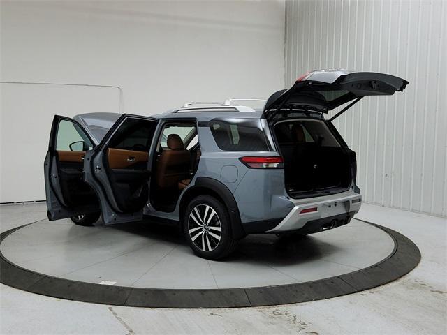 new 2025 Nissan Pathfinder car, priced at $49,182
