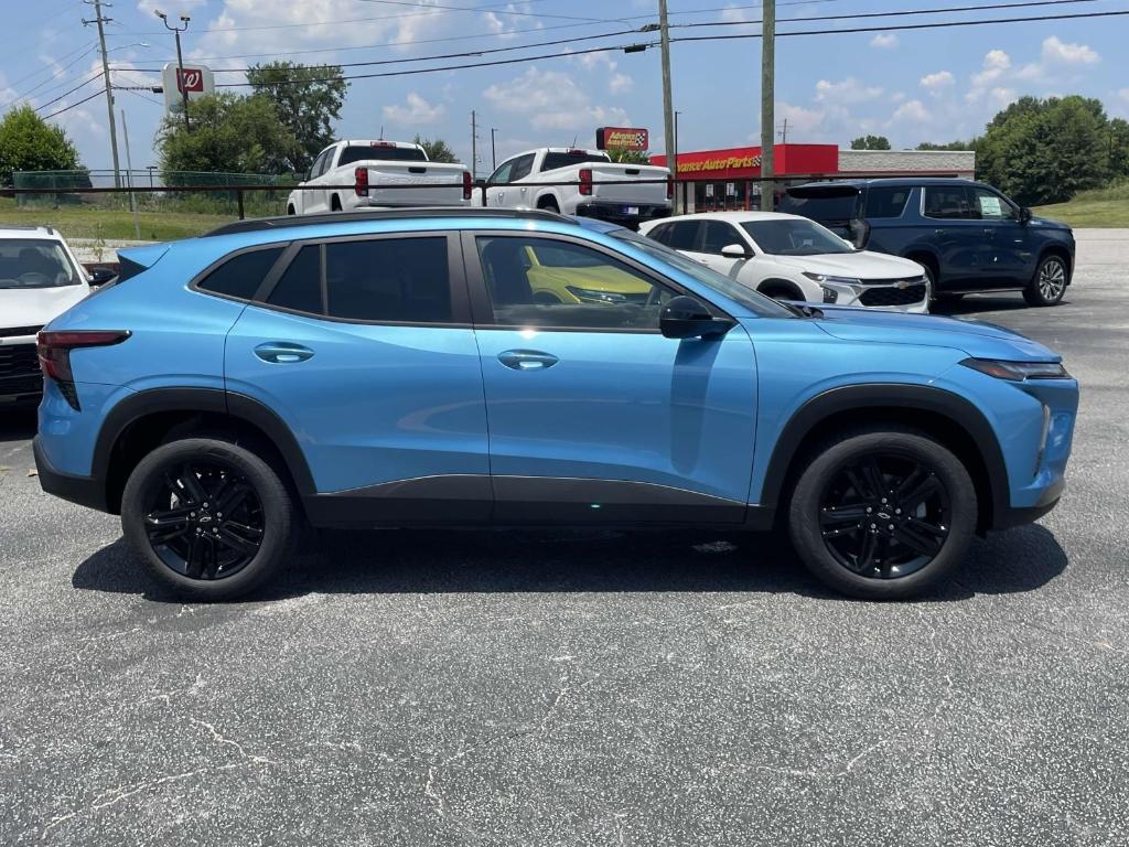 new 2025 Chevrolet Trax car, priced at $27,684