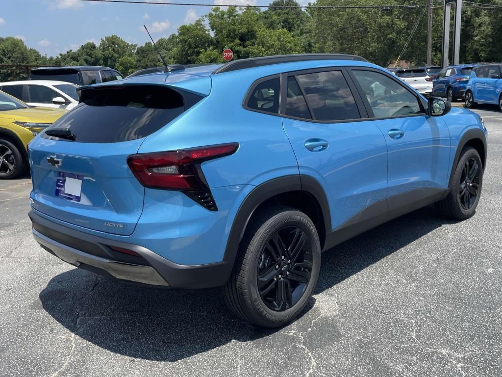 new 2025 Chevrolet Trax car, priced at $27,684