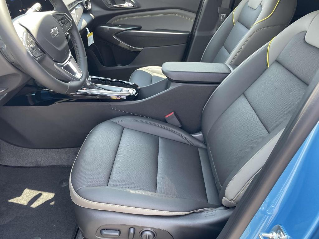 new 2025 Chevrolet Trax car, priced at $27,684