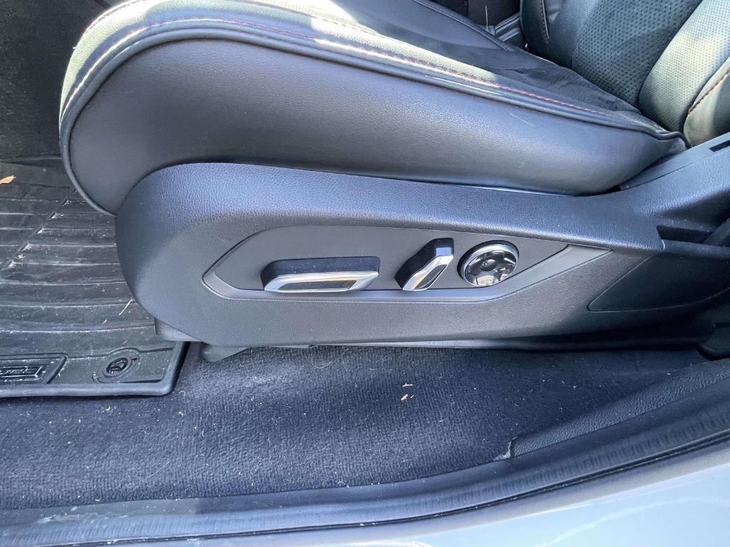 used 2025 Acura MDX car, priced at $47,762