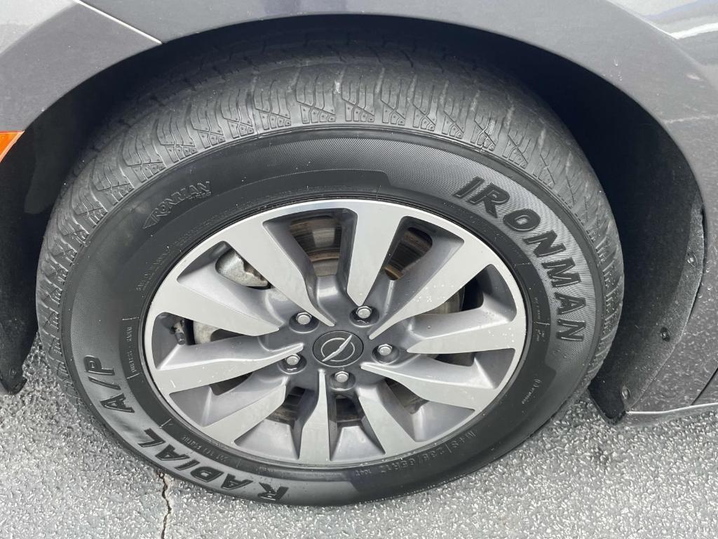 used 2023 Chrysler Pacifica Hybrid car, priced at $24,876