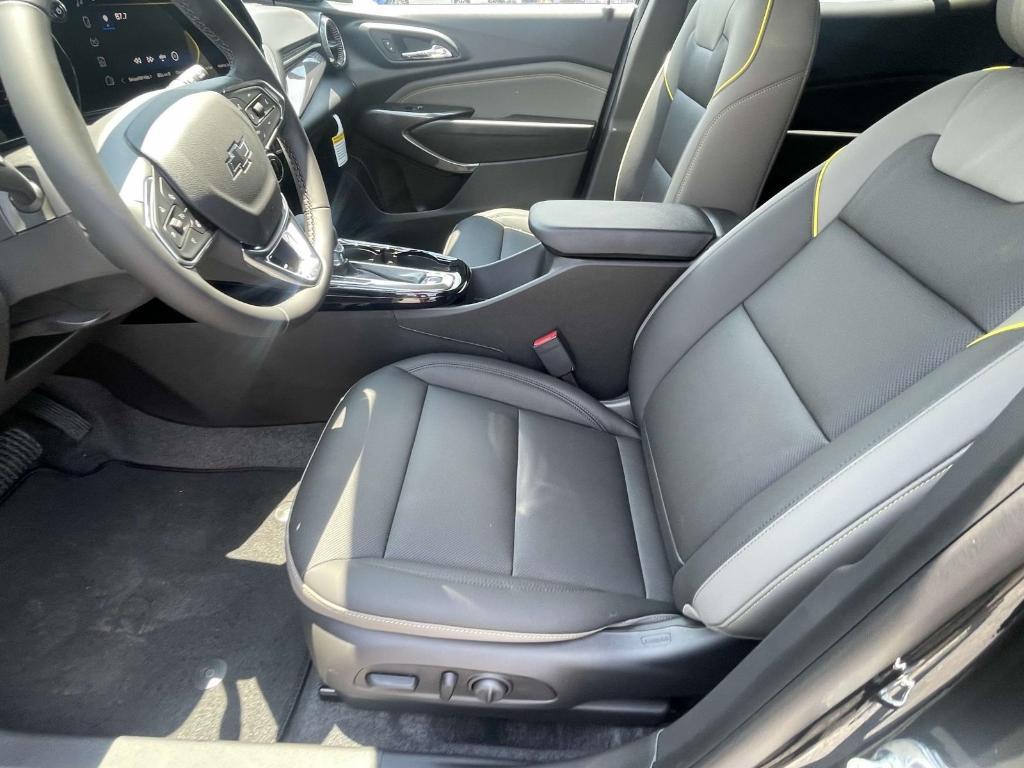 new 2025 Chevrolet Trax car, priced at $27,289