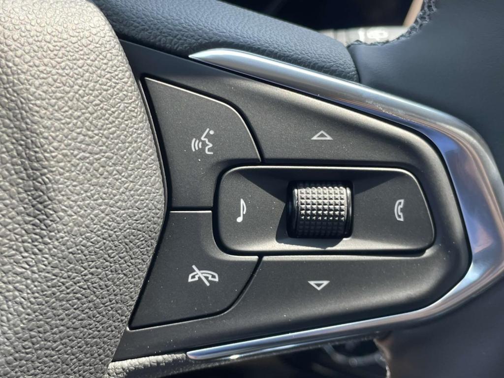 new 2025 Chevrolet Trax car, priced at $27,289
