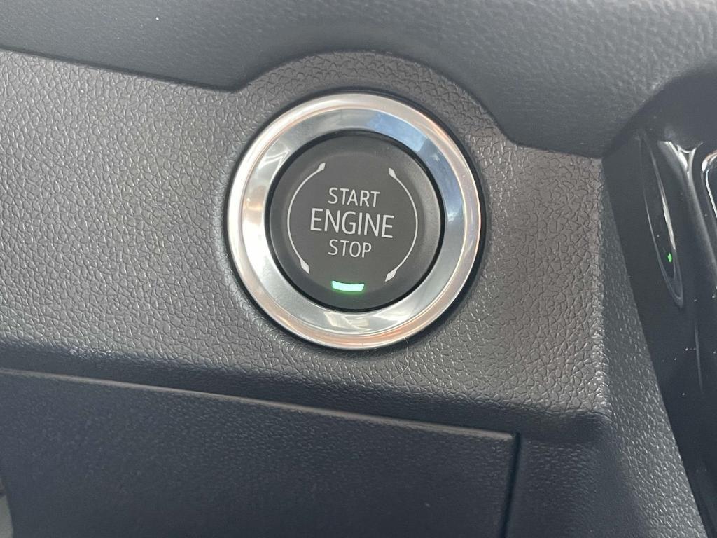 new 2025 Chevrolet Traverse car