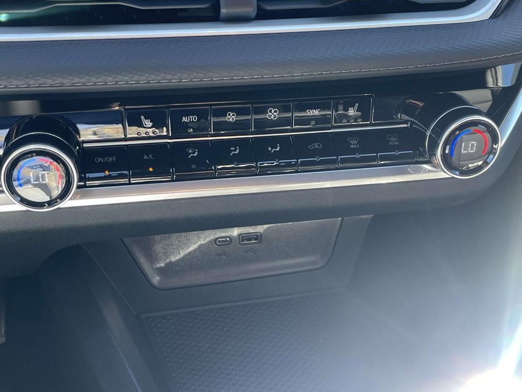 new 2026 Chevrolet Equinox car, priced at $33,272