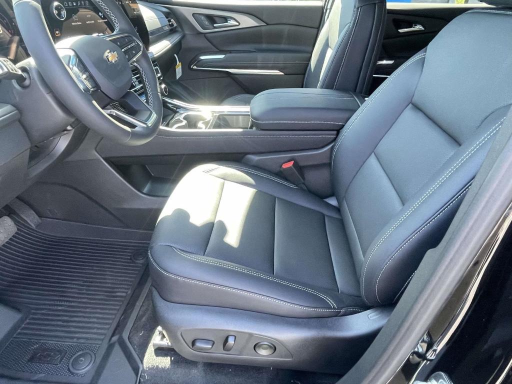 new 2026 Chevrolet Traverse car, priced at $47,020