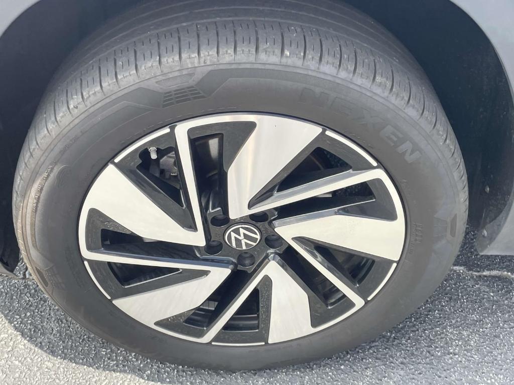 used 2024 Volkswagen Atlas car, priced at $32,400