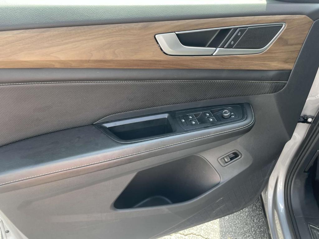 used 2024 Volkswagen Atlas car, priced at $32,400