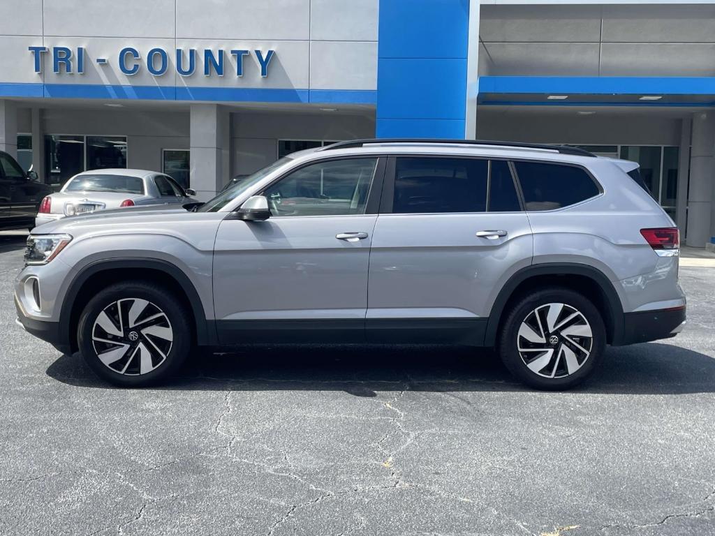 used 2024 Volkswagen Atlas car, priced at $32,400