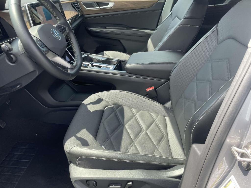 used 2024 Volkswagen Atlas car, priced at $32,400
