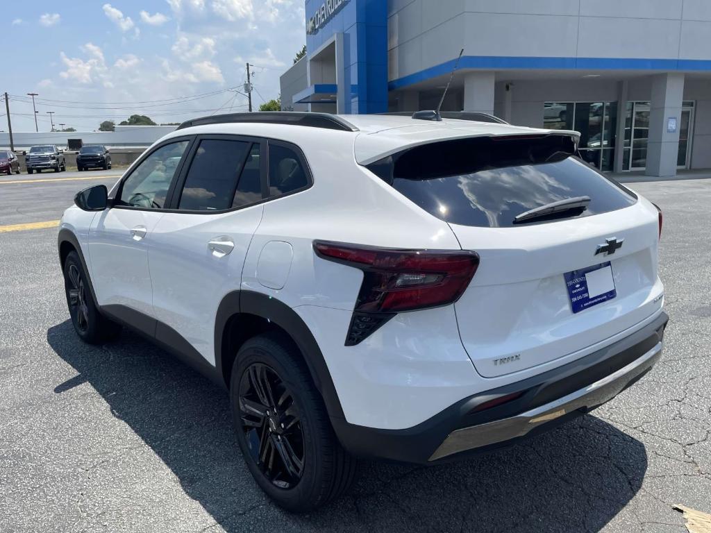 new 2025 Chevrolet Trax car, priced at $28,184